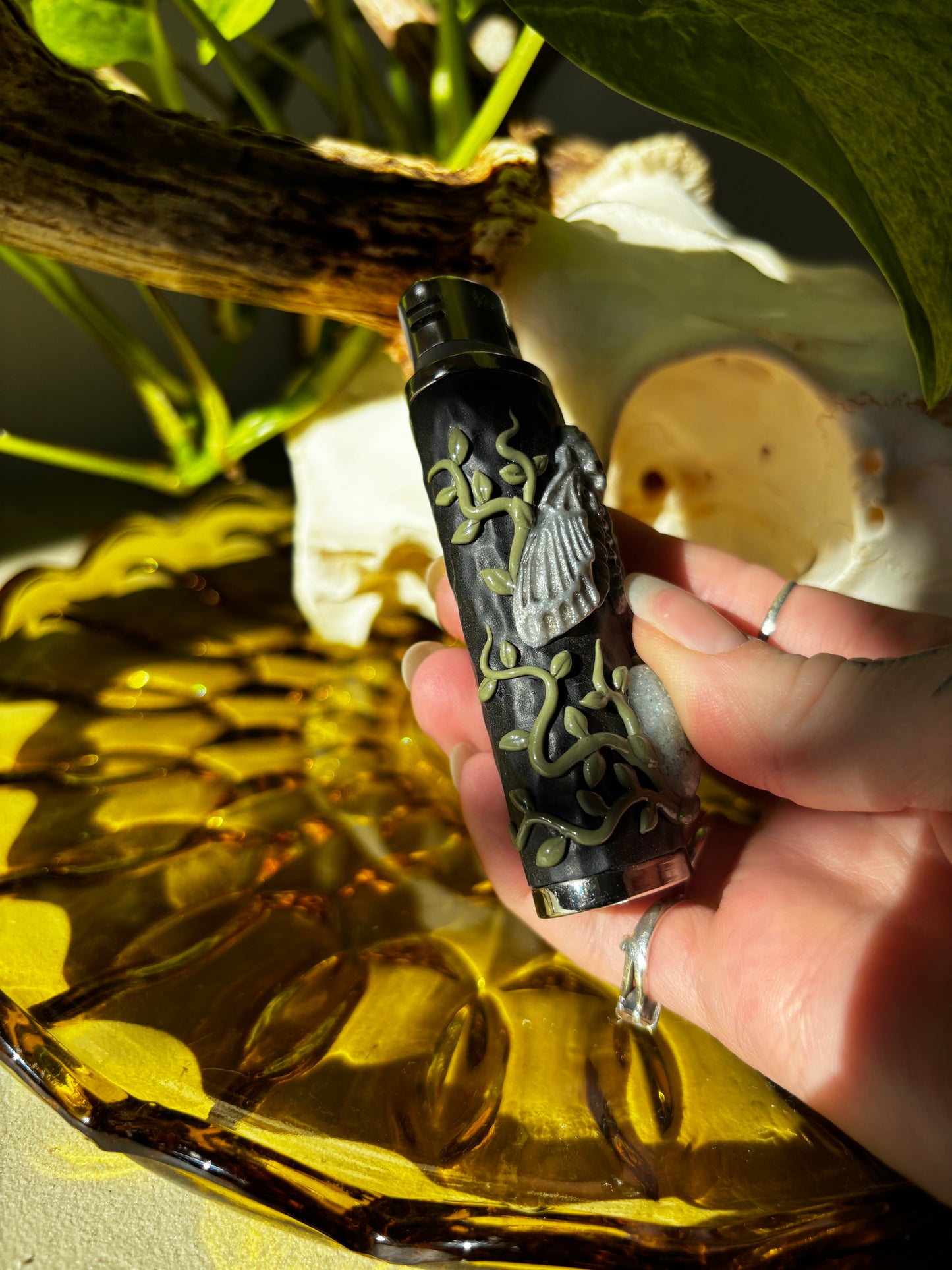 Silver Overgrowth Lighter case