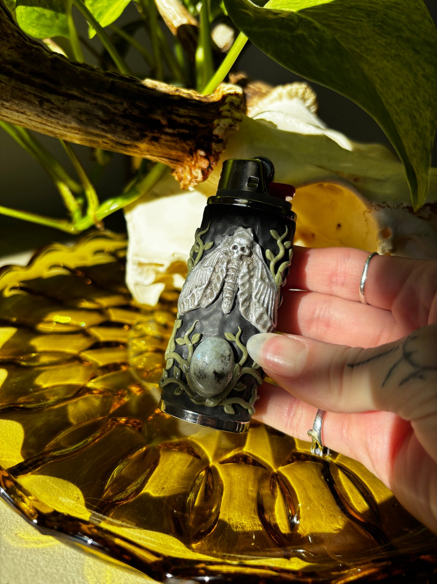 Silver Overgrowth Lighter case